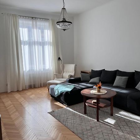 Stylish Flat In City Centre Bratislava Buitenkant foto