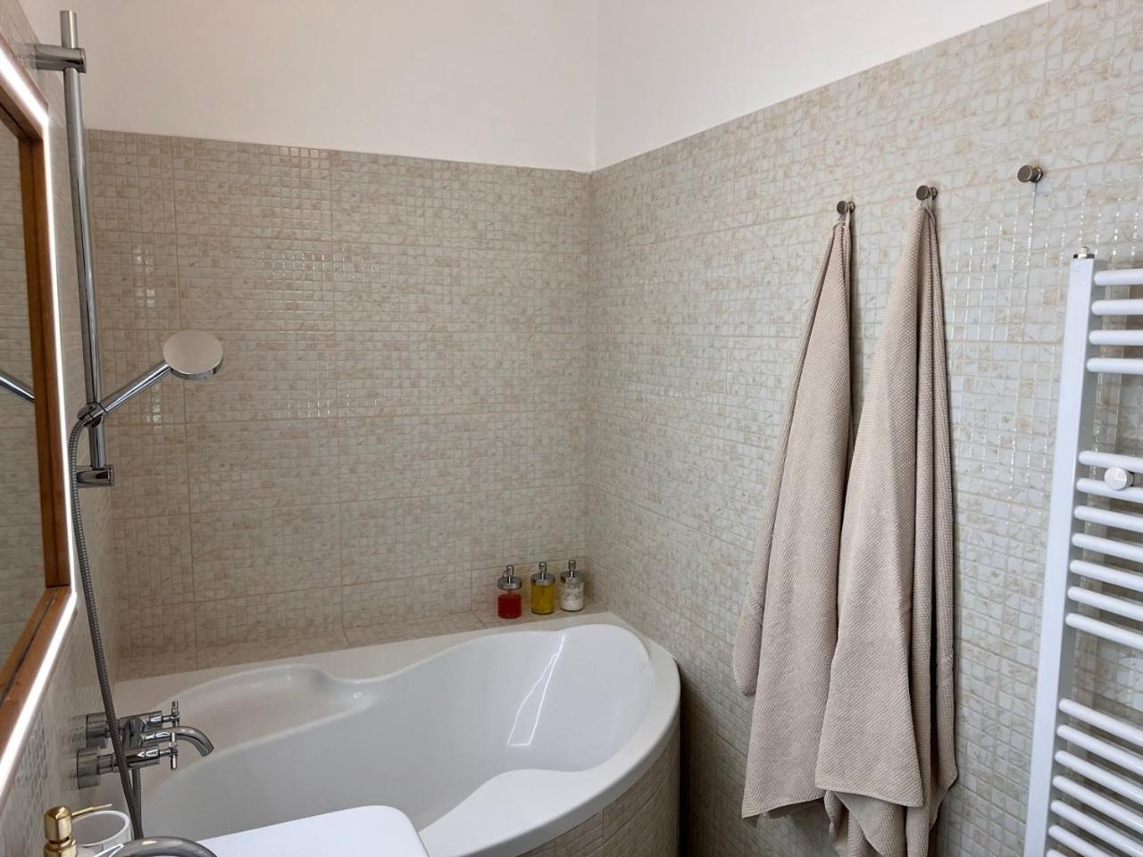 Stylish Flat In City Centre Bratislava Buitenkant foto