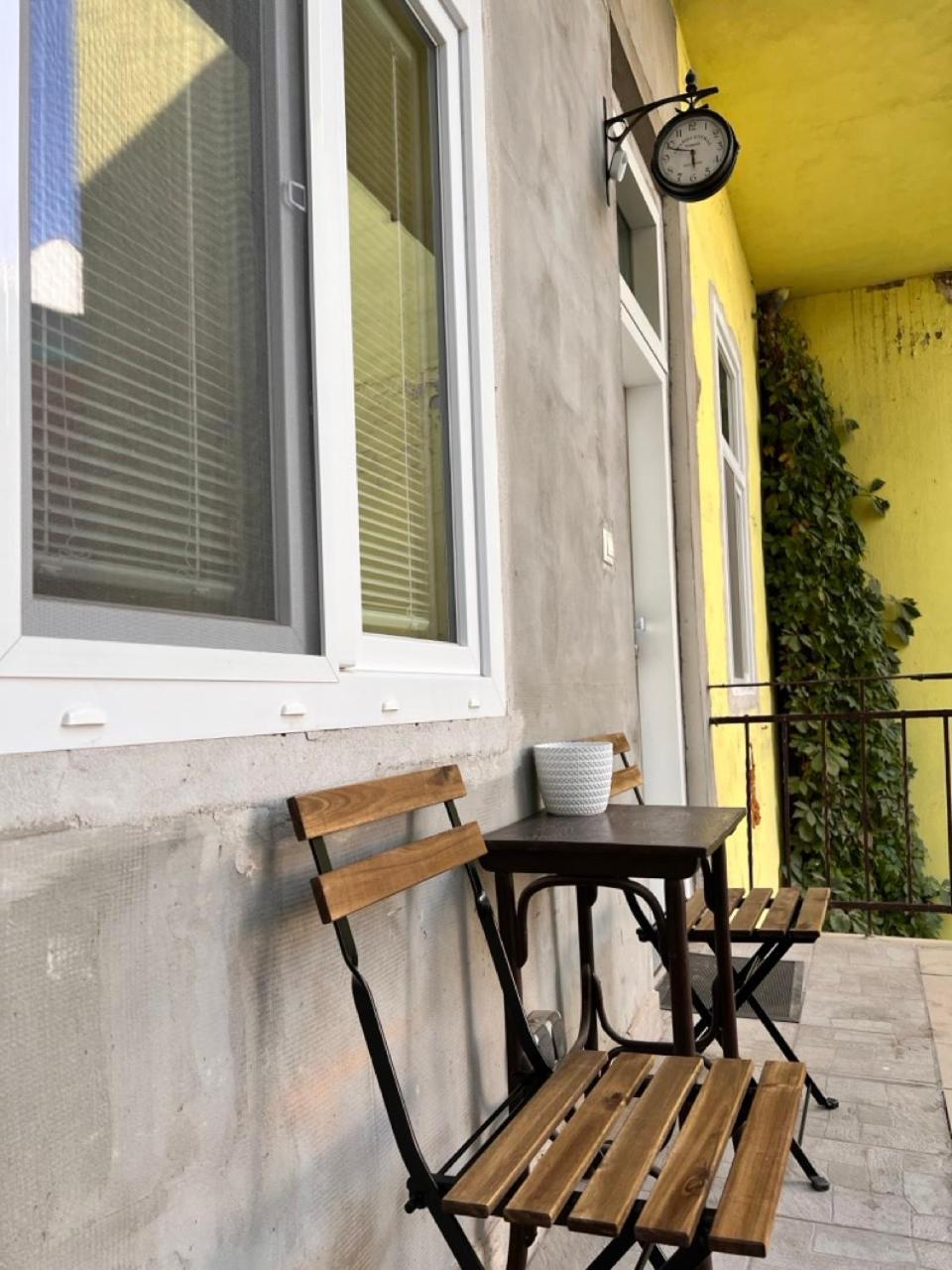 Stylish Flat In City Centre Bratislava Buitenkant foto